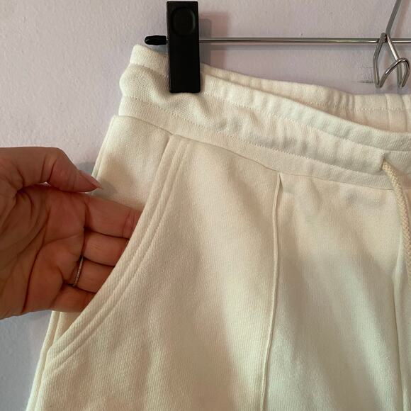 NWT Pistola Women's size Small White Terrycloth Baggy Sweatshorts Loungewear - Picture 3 of 10